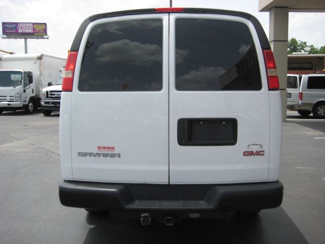 GMC Savana 2009 photo 3