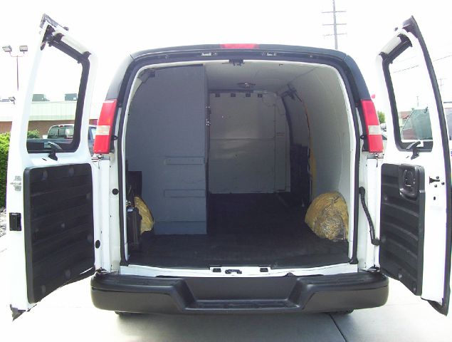GMC Savana 2009 photo 10