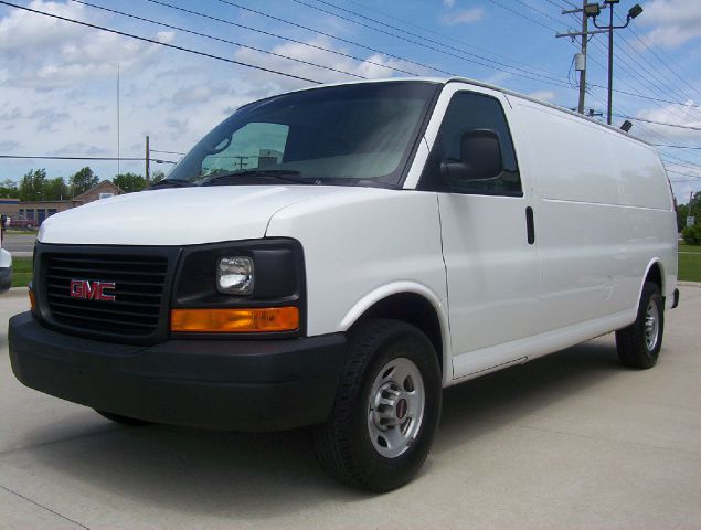 GMC Savana 2009 photo 3