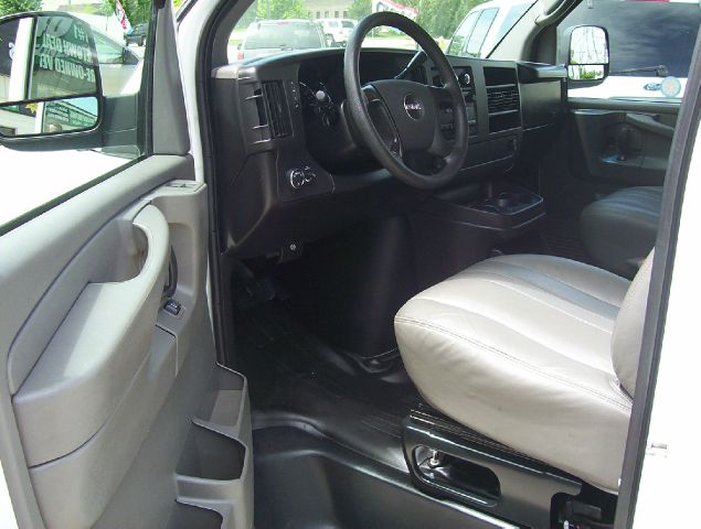 GMC Savana 2009 photo 7