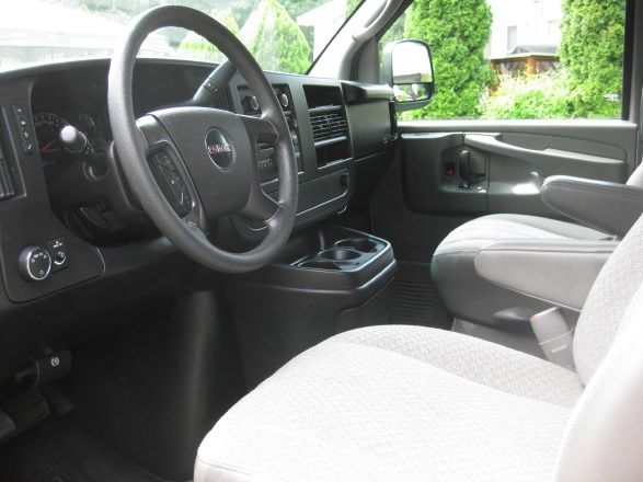 GMC Savana 2010 photo 4