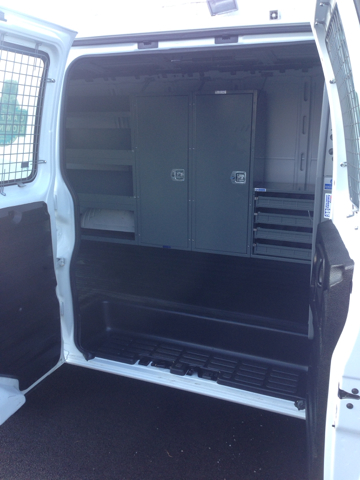 GMC Savana 2010 photo 2