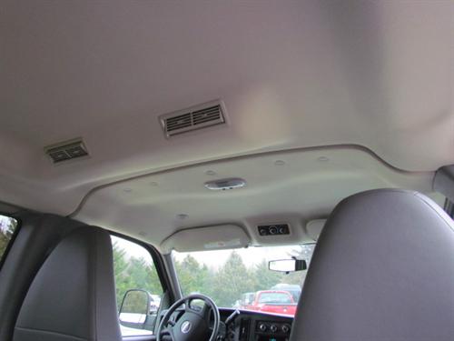 GMC Savana 2011 photo 2