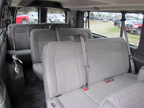 GMC Savana 2011 photo 3