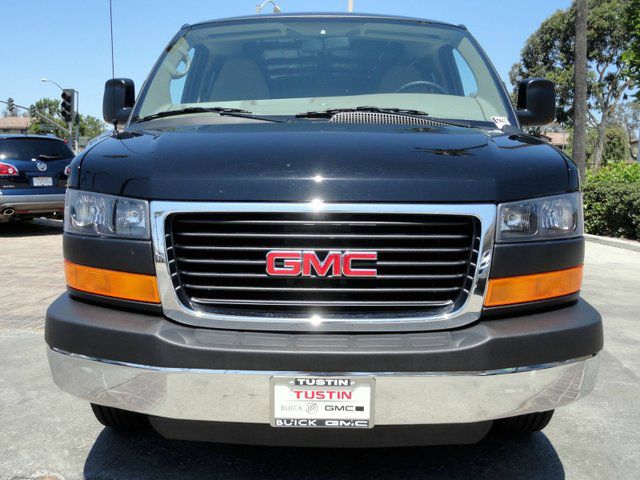 GMC Savana 2012 photo 4