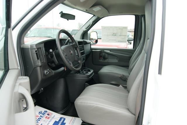 GMC Savana 2013 photo 4