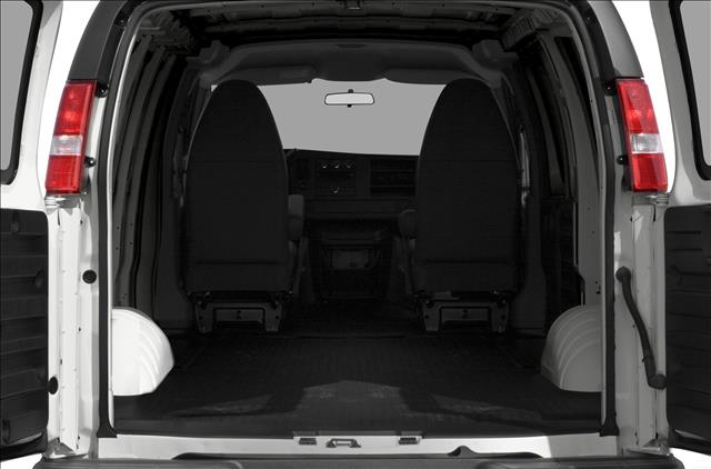 GMC Savana 2014 photo 1