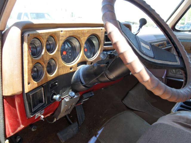 GMC Sierra 1977 photo 2