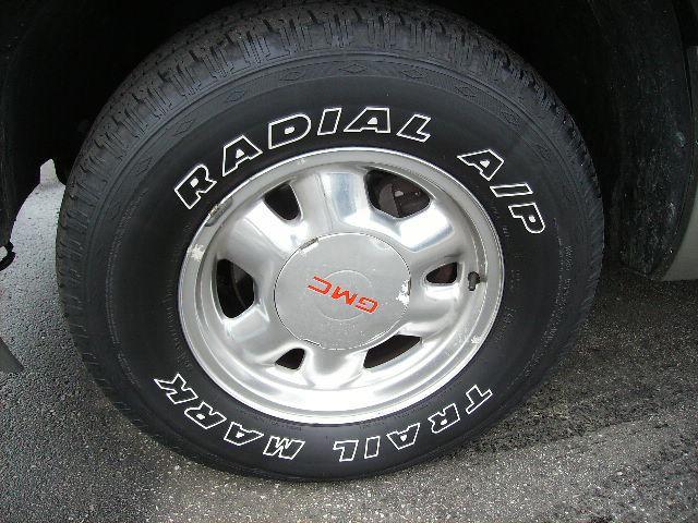 GMC Sierra 2000 photo 1