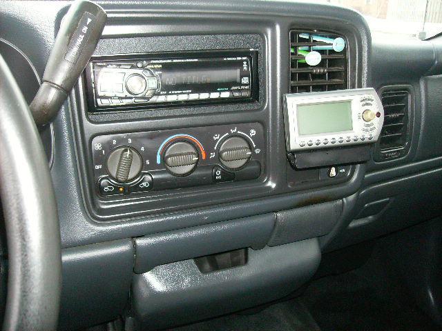 GMC Sierra 2000 photo 2