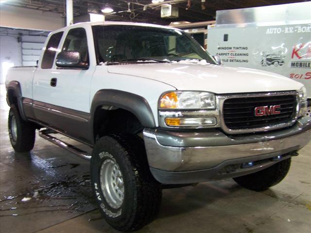 GMC Sierra 2000 photo 1