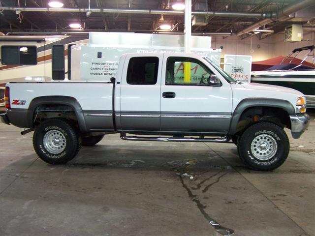 GMC Sierra 2000 photo 2