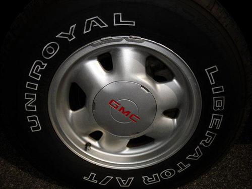 GMC Sierra 2000 photo 2