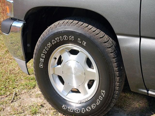 GMC Sierra 2000 photo 2