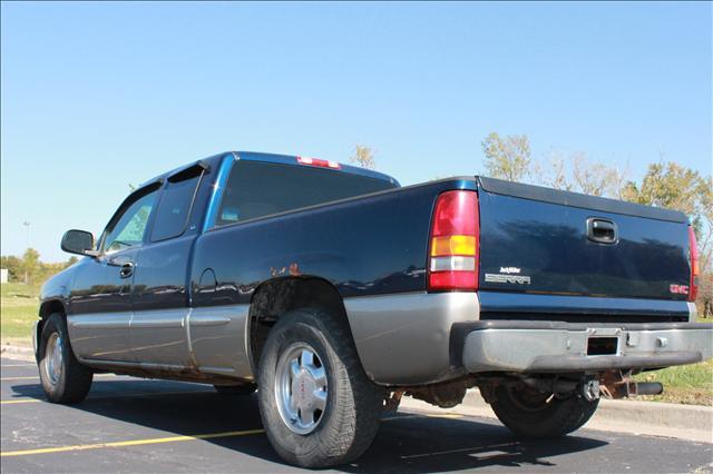 GMC Sierra 2000 photo 2