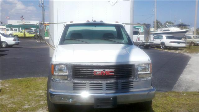 GMC Sierra LS S Box Truck