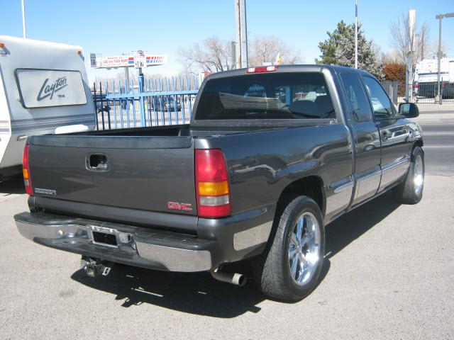 GMC Sierra 2000 photo 2