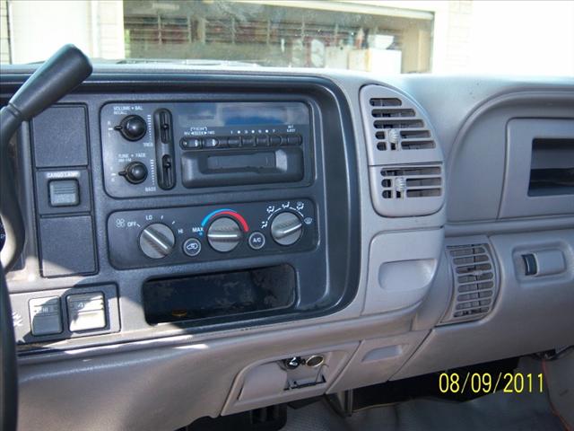 GMC Sierra 2000 photo 2