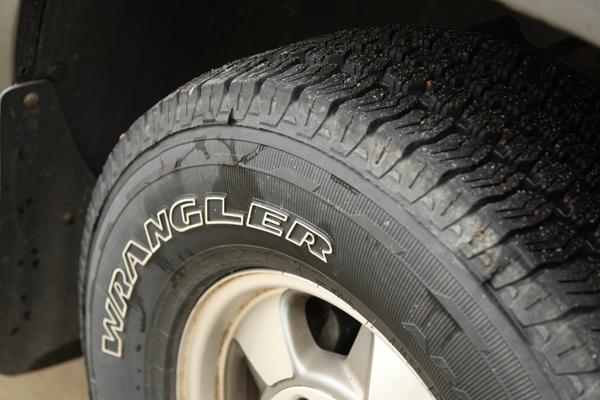 GMC Sierra 2000 photo 2