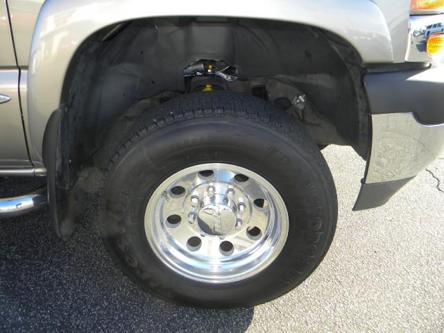 GMC Sierra 2001 photo 2