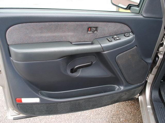 GMC Sierra 2001 photo 2