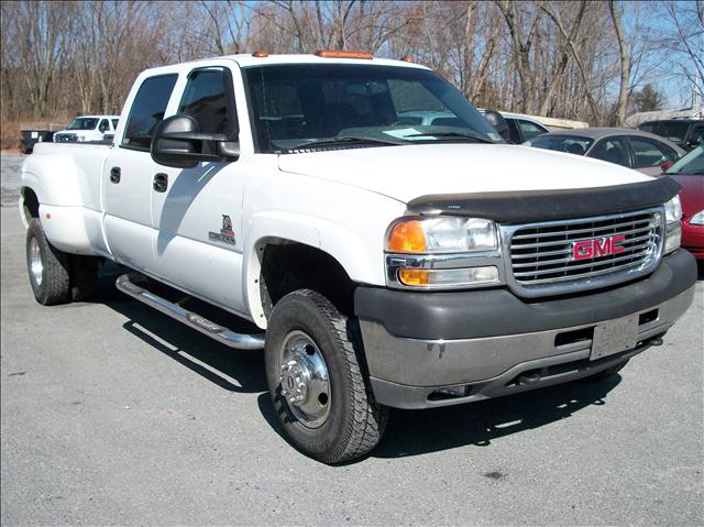 GMC Sierra 45 Crew Cab Pickup