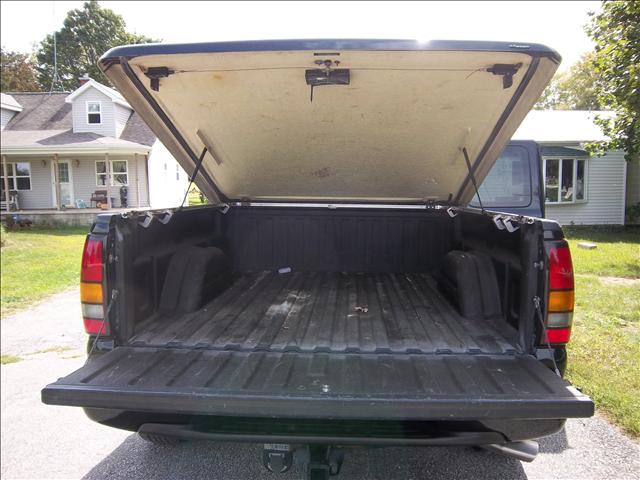 GMC Sierra 2002 photo 2