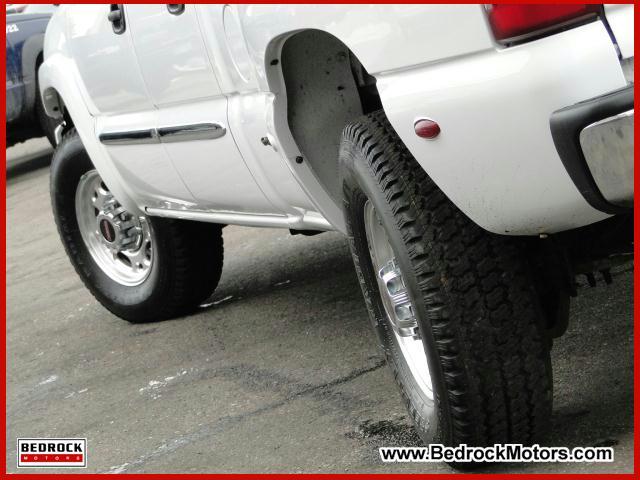 GMC Sierra 2003 photo 2