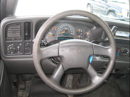 GMC Sierra 2003 photo 2