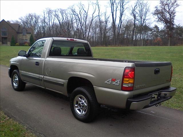 GMC Sierra 2003 photo 2