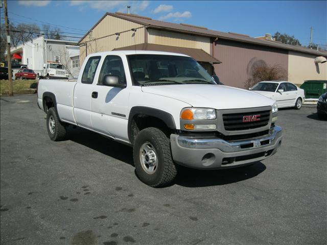 GMC Sierra 2003 photo 2