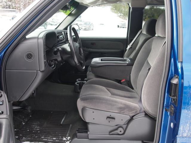 GMC Sierra 2003 photo 2