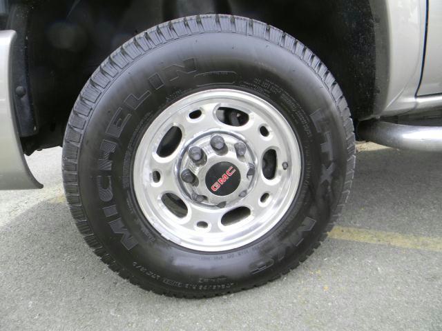 GMC Sierra 2003 photo 2