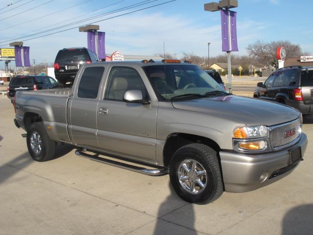 GMC Sierra 2003 photo 1