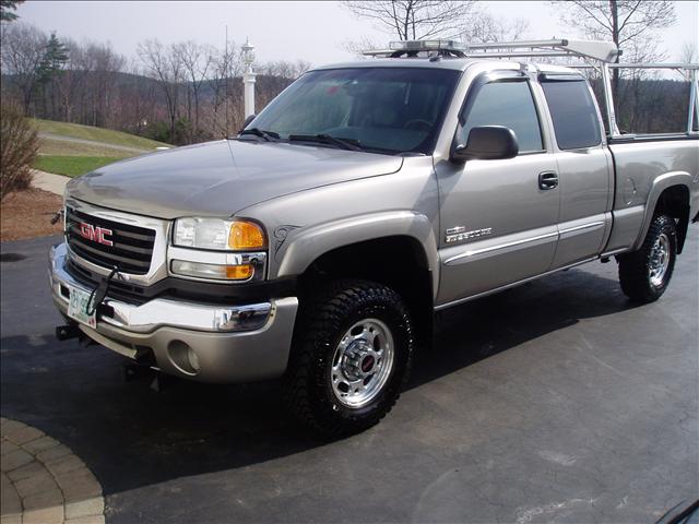 GMC Sierra 2003 photo 1