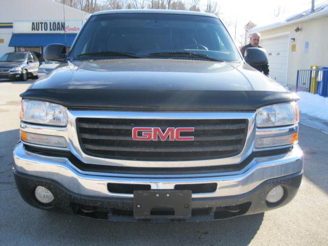 GMC Sierra 2003 photo 2