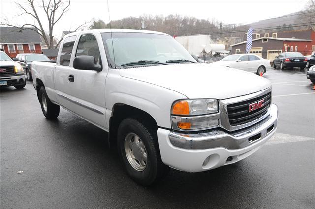 GMC Sierra 2003 photo 2