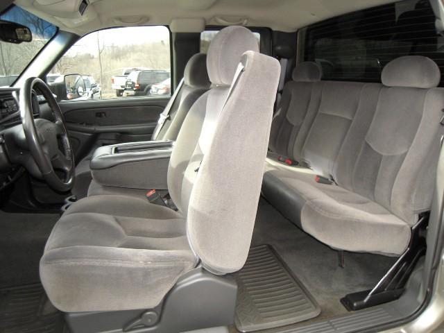 GMC Sierra 2003 photo 2