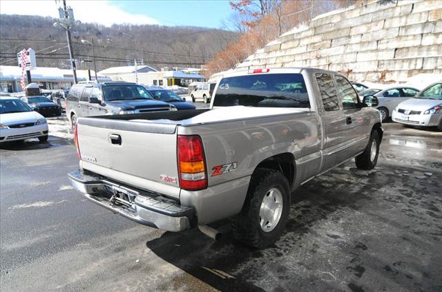 GMC Sierra 2003 photo 1