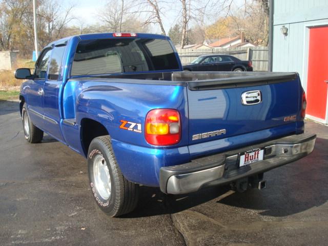 GMC Sierra 2003 photo 2
