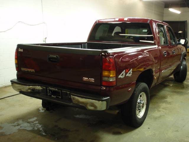 GMC Sierra 2003 photo 2