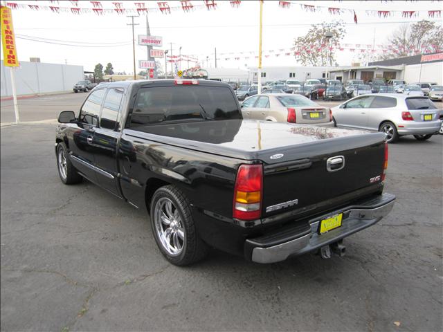 GMC Sierra 2003 photo 2