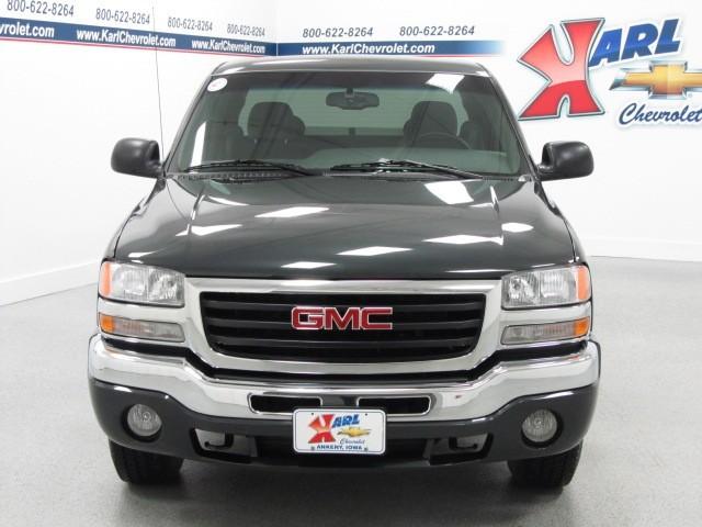 GMC Sierra 2003 photo 2
