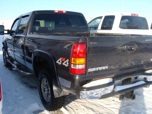 GMC Sierra 2003 photo 2