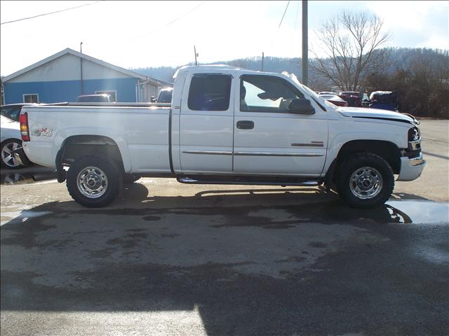 GMC Sierra 2003 photo 2