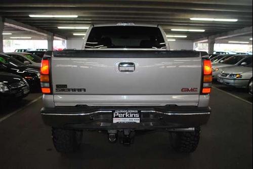 GMC Sierra 2004 photo 2