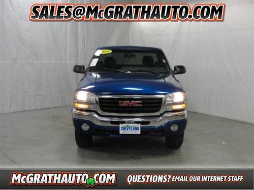 GMC Sierra 2004 photo 2