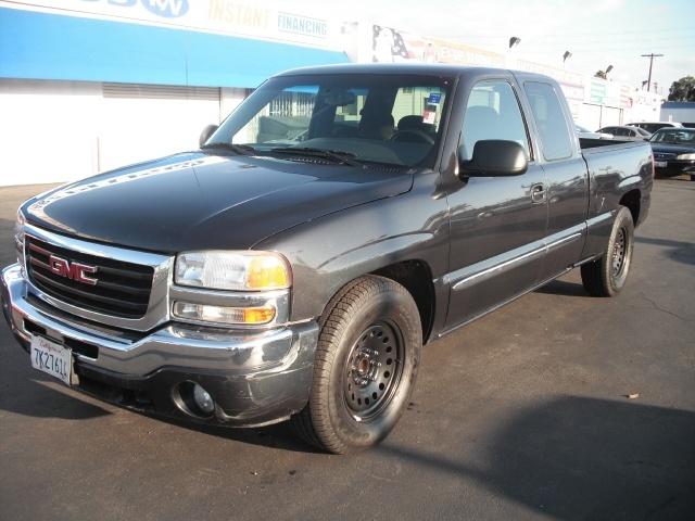 GMC Sierra 2004 photo 2