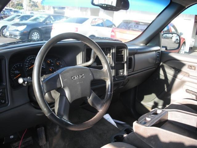 GMC Sierra 2004 photo 1