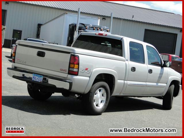 GMC Sierra 2004 photo 2